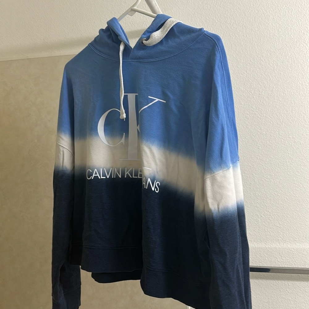 Cropped sweater/hoodie